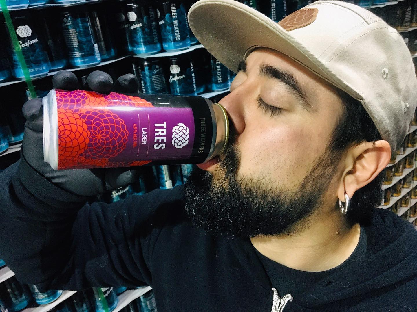 For those of you looking for a lager fix, Tres is back in these super sleek 16 oz. cans! I mean, look at Chris. Doesn’t he look so peaceful and refreshed? That could be you too... 4 packs are on the website for pick up and local delivery NOW!
.
.